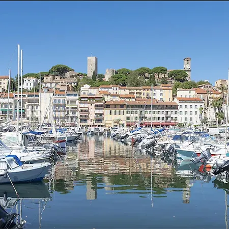 Grand De Avec Terrasses, Jardin, 2 Piscines, Place De Parking, à 200m Des Plages